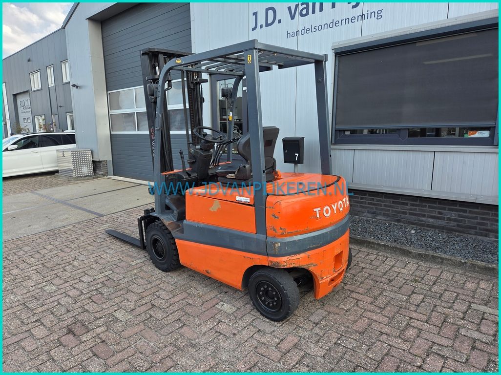 Toyota FBMF20 sideshift+4x hydraulic+extra hydraulic