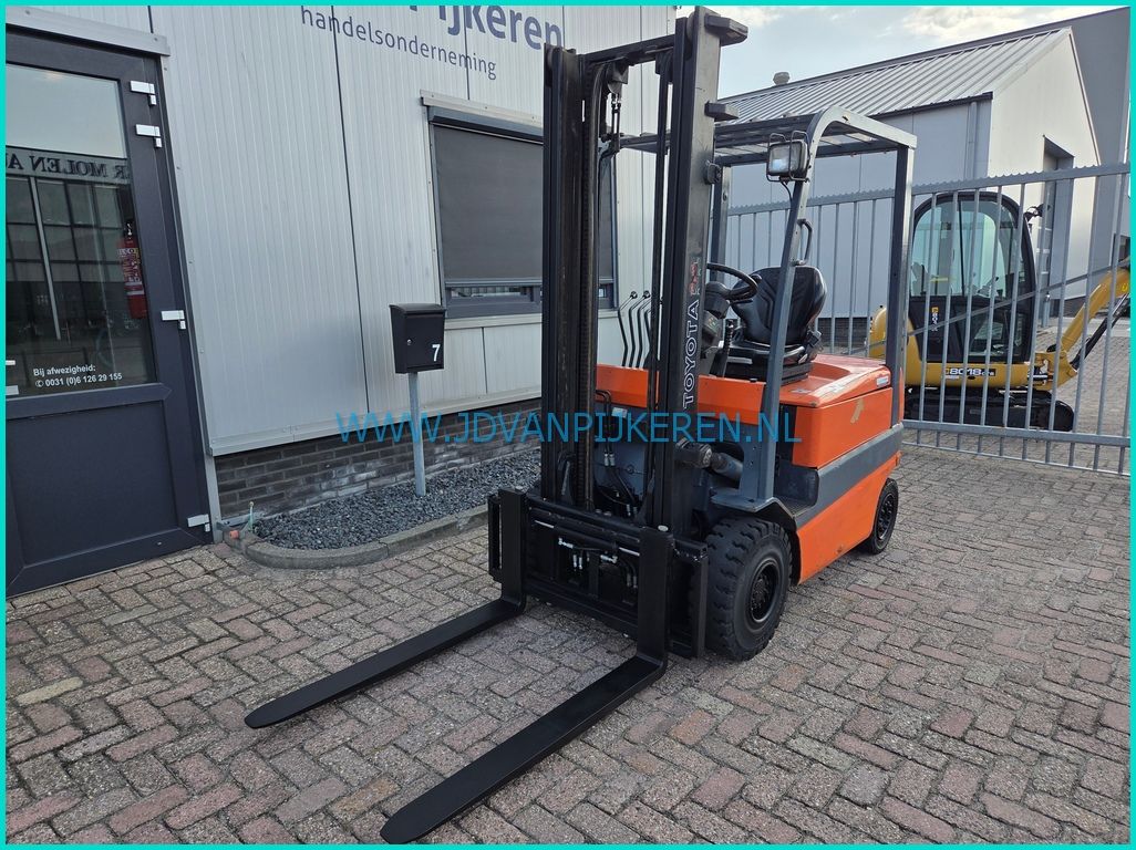 Toyota FBMF20 sideshift+4x hydraulic+extra hydraulic