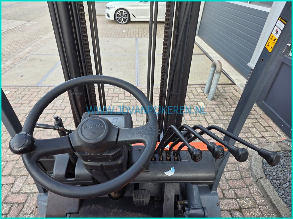 Toyota FBMF20 sideshift+4x hydraulic+extra hydraulic