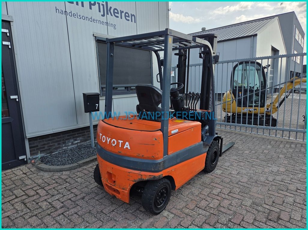 Toyota FBMF20 sideshift+4x hydraulic+extra hydraulic