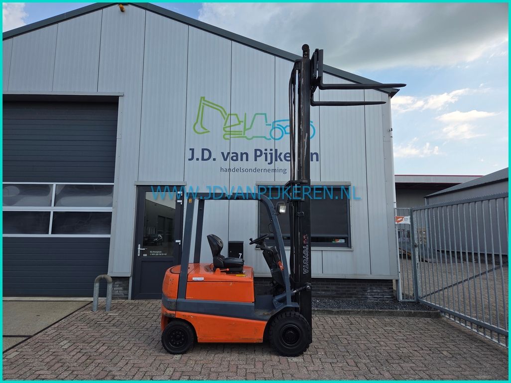 Toyota FBMF20 sideshift+4x hydraulic+extra hydraulic