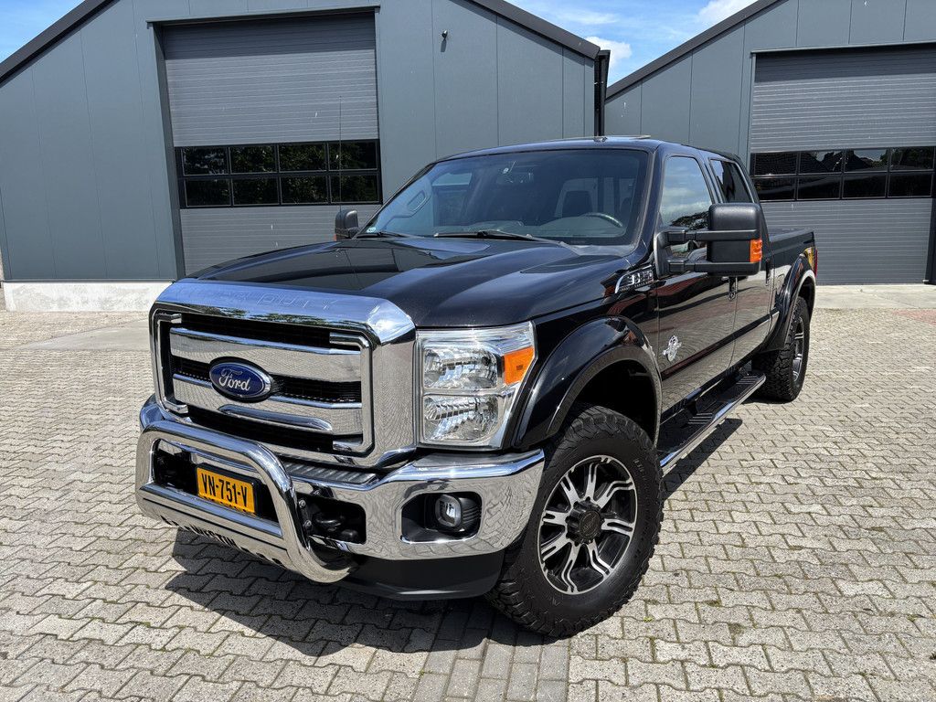 Ford F-250 6.7 V8 Powerstroke. Superduty, Lariat, Crew-Cab, Grijs kenteken.