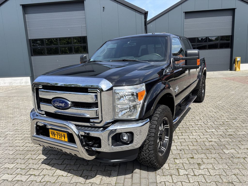 Ford F-250 6.7 V8 Powerstroke. Superduty, Lariat, Crew-Cab, Grijs kenteken.