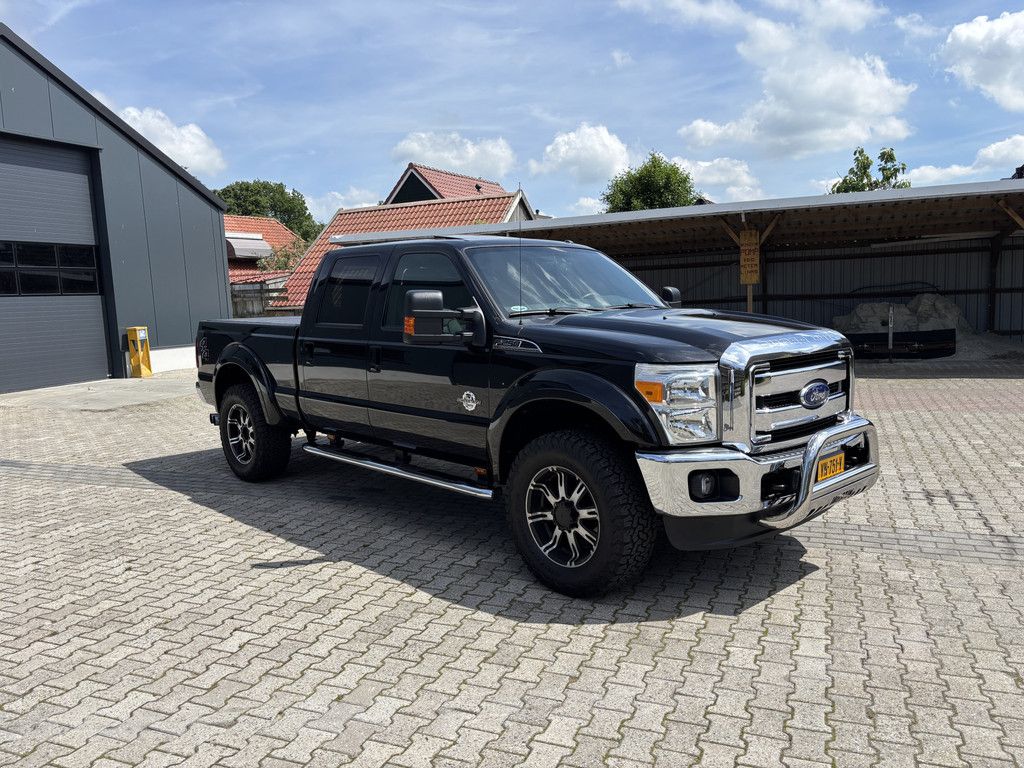 Ford F-250 6.7 V8 Powerstroke. Superduty, Lariat, Crew-Cab, Grijs kenteken.