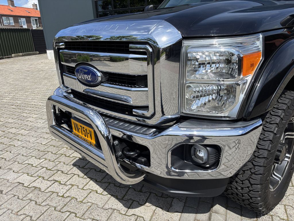 Ford F-250 6.7 V8 Powerstroke. Superduty, Lariat, Crew-Cab, Grijs kenteken.
