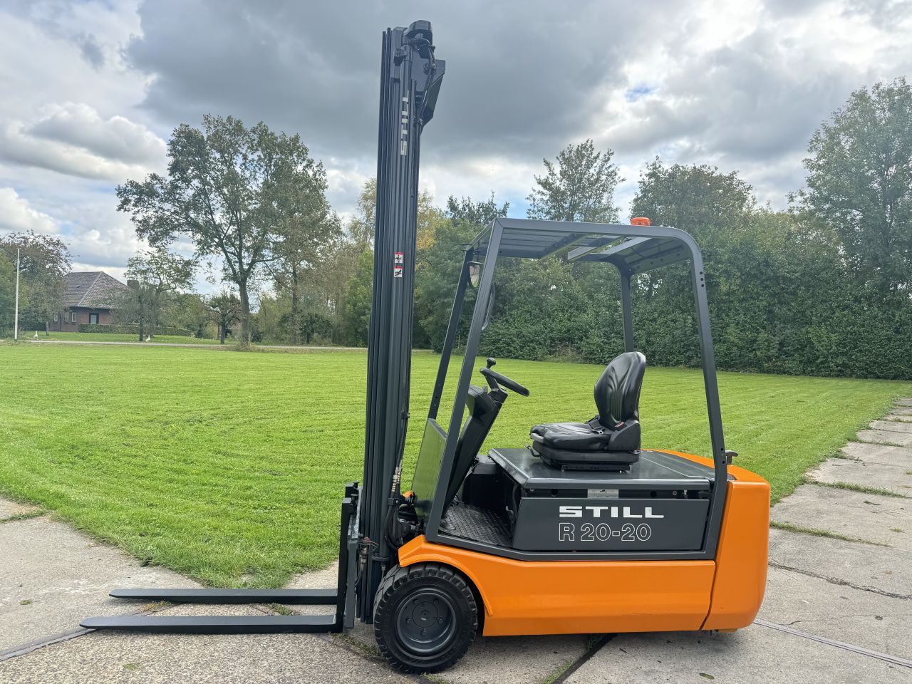 Still 2 tonner elektrisch 3-delig 690CM 2021accu 4 ventielen