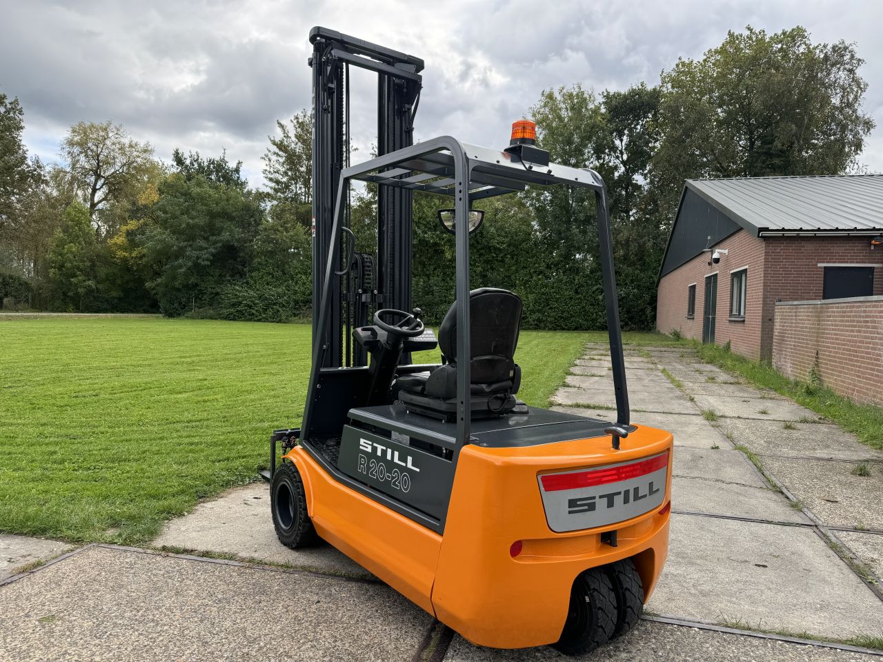 Still 2 tonner elektrisch 3-delig 690CM 2021accu 4 ventielen