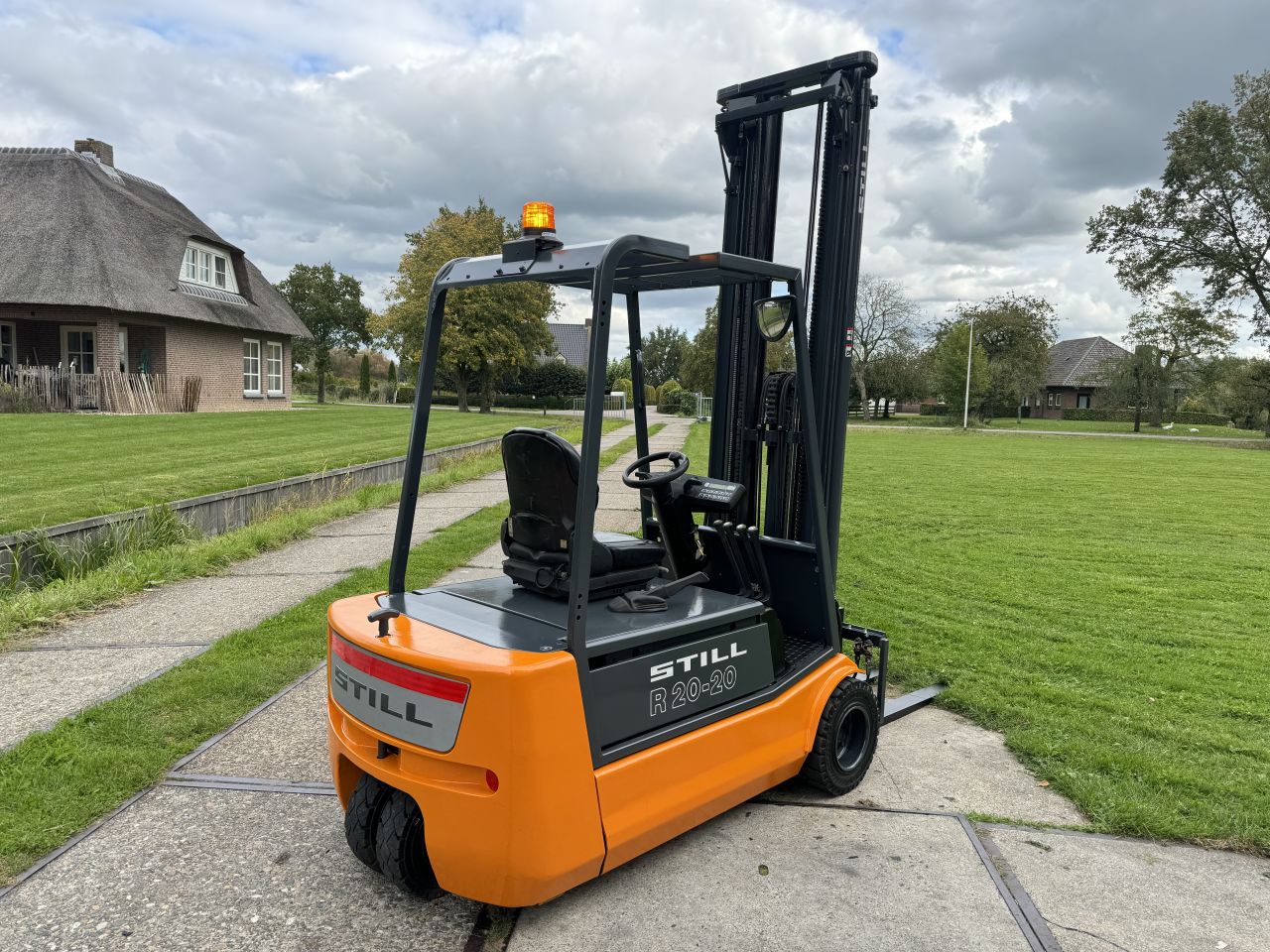 Still 2 tonner elektrisch 3-delig 690CM 2021accu 4 ventielen