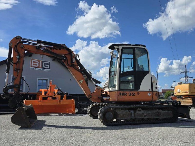 Schaeff HR 32
