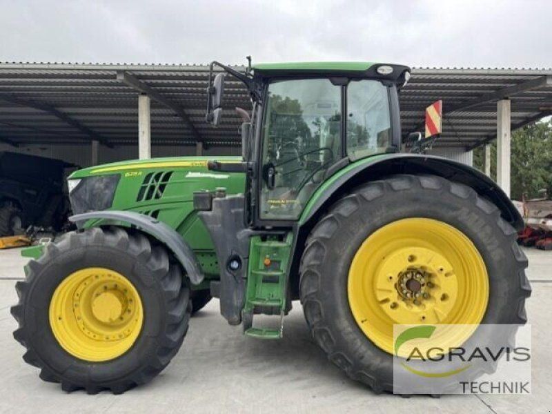 John Deere 6215 R