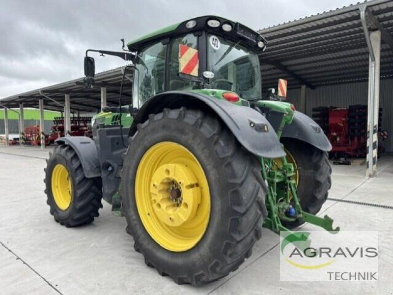 John Deere 6215 R