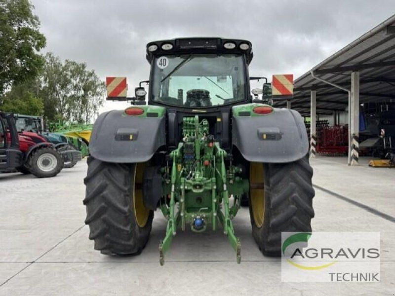John Deere 6215 R
