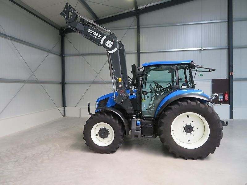 New Holland T5.100 NEUwertig. Erst 230 Std., Stoll Frontlader+Klima+Druckluf