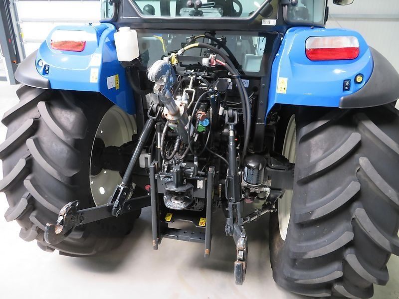 New Holland T5.100 NEUwertig. Erst 230 Std., Stoll Frontlader+Klima+Druckluf