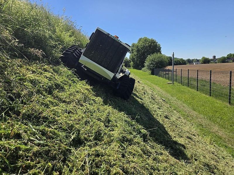 Hymach 50C ILE Funkraupe Mulchraupe Geräteträger Mähraupe Raupe