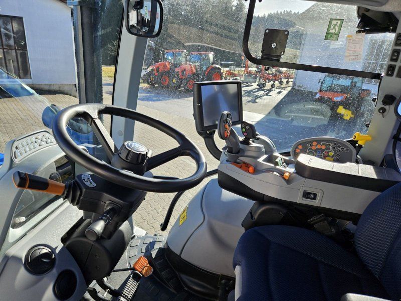 New Holland T6.180 Dynamic Command SideWinder II