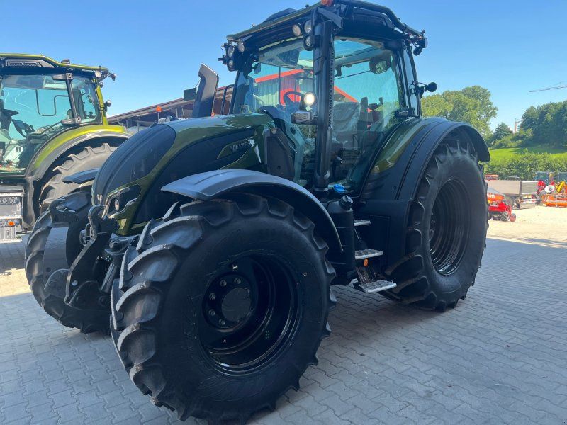 Valtra N175 Forst mit Rüfa und FK
