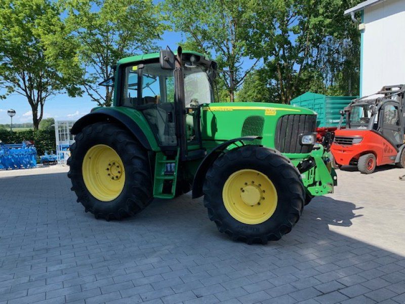 John Deere 6920