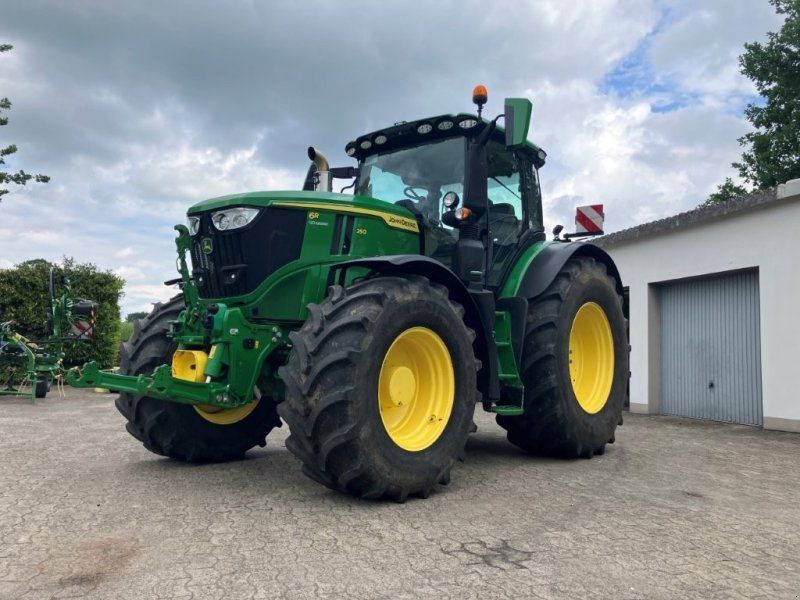 John Deere 6R 250