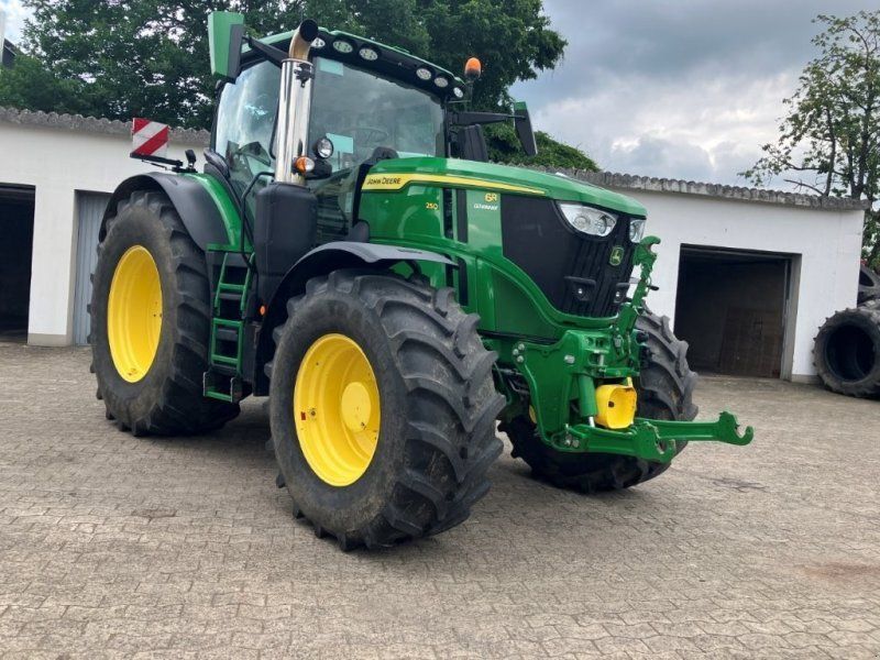 John Deere 6R 250