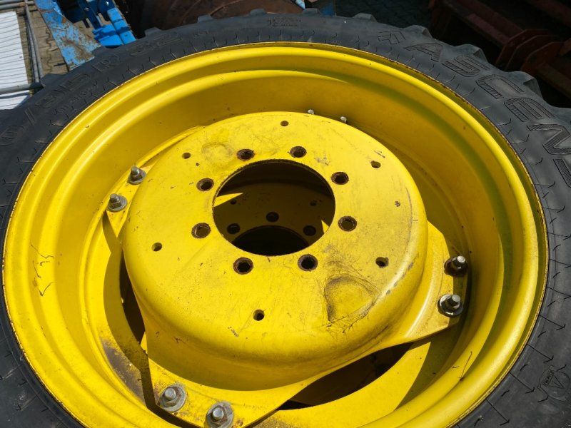 270/95R32