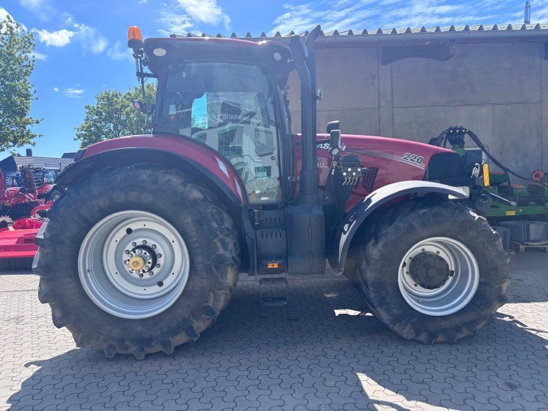Case IH Puma 220