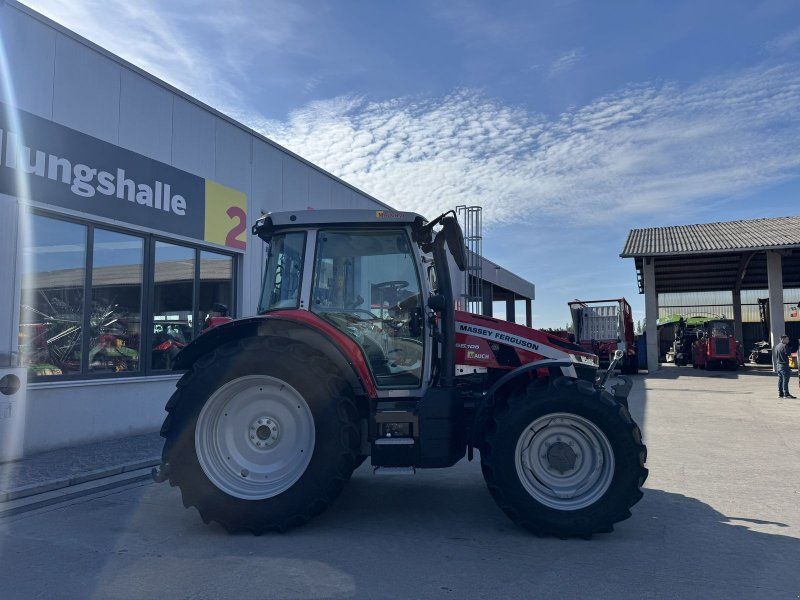 Massey Ferguson 5S.105
