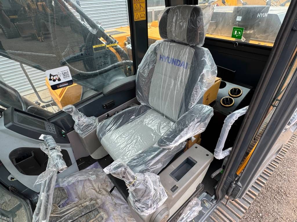Hyundai R215L Smart X Plus *2026 Model* - Hammer Lines