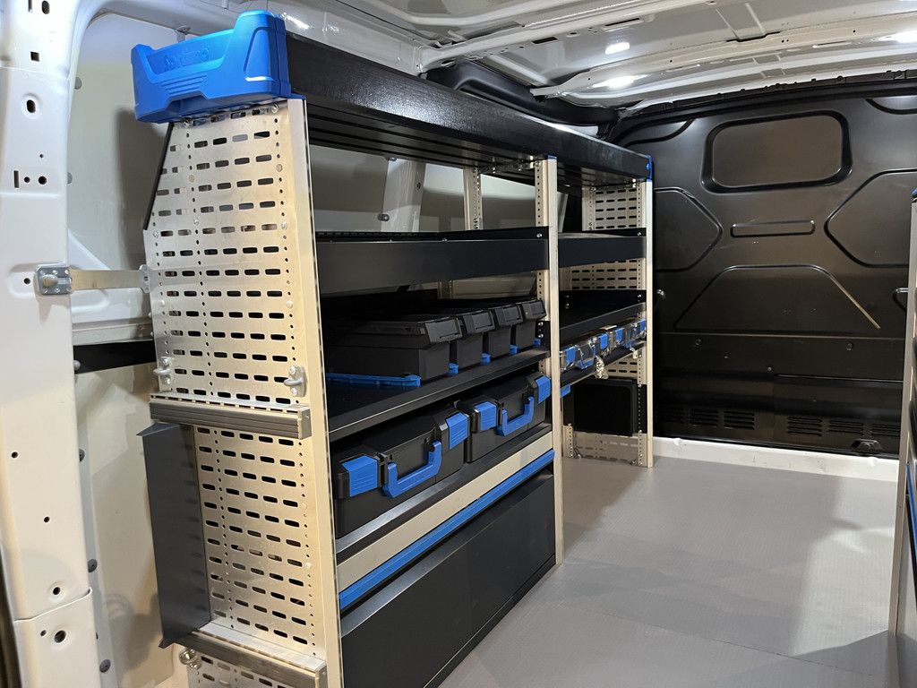 Ford Transit Custom 280 2.0 TDCI L1H1 Trend 130 PK / Servicebus / Sortimo Inrichting / Euro 6 / Airco / Camera / CarPlay / Cruise Control Adap. / Navigatie / Klep / 3-Zits / 55.000 KM !!