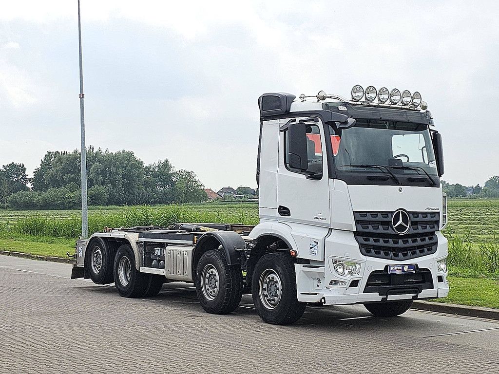 MERCEDES-BENZ ARCOS 3243