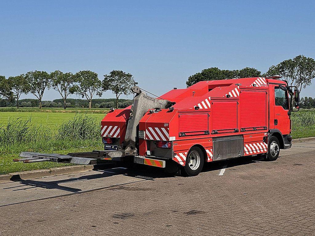 M.A.N. 8.220 TGL 8.8t bottie lift 8t
