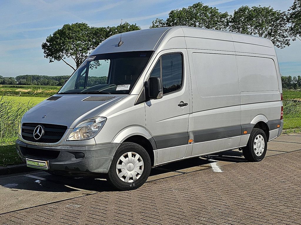 MERCEDES-BENZ SPRINTER 319 v6 3.0ltr ac aut