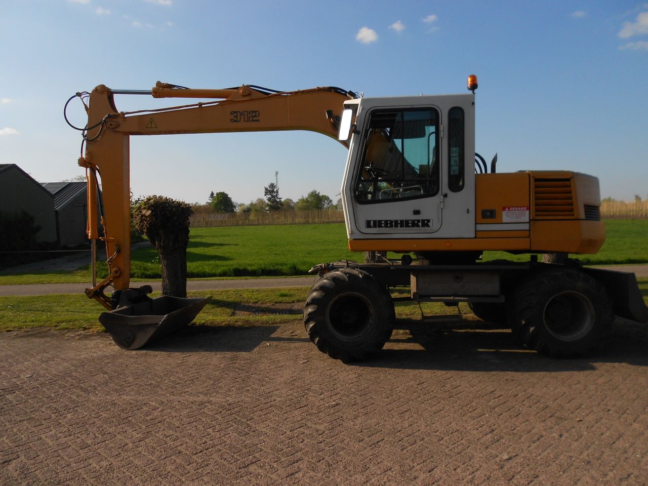 Liebherr 312
