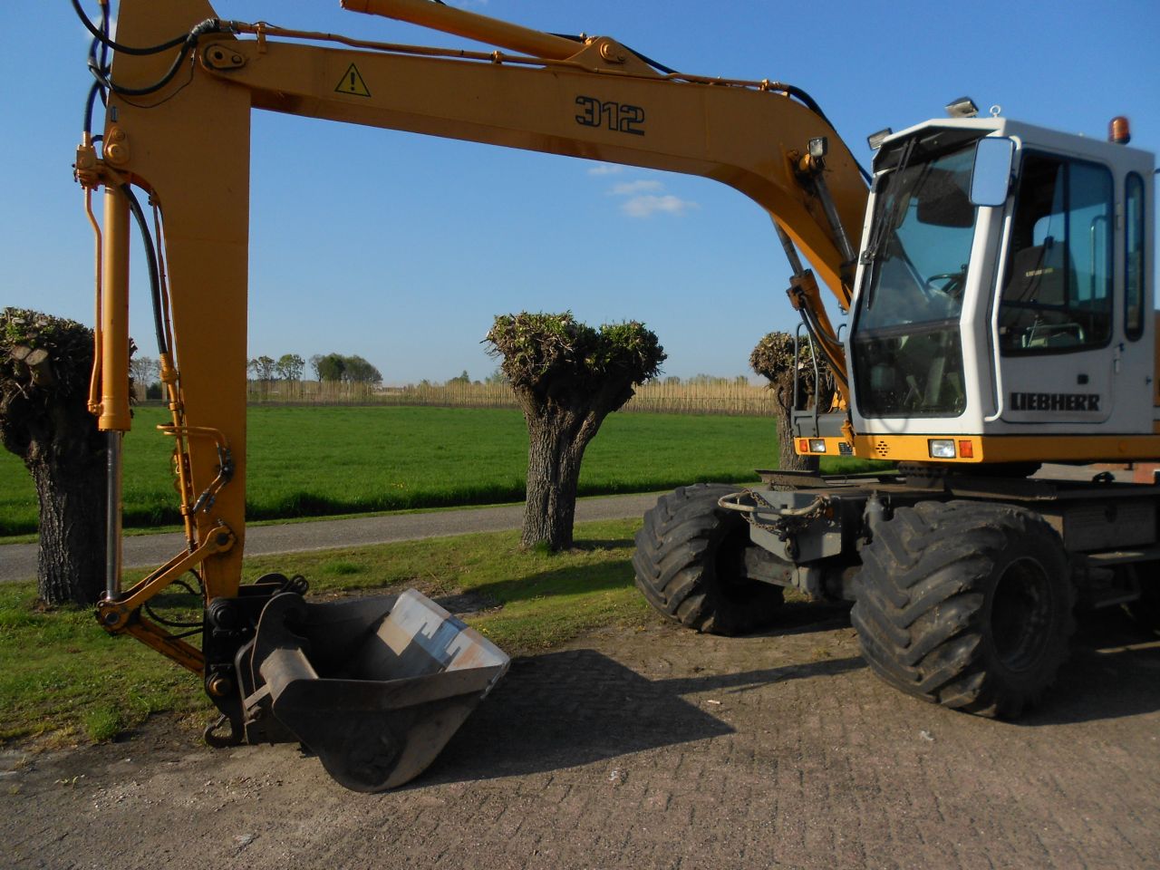 Liebherr 312
