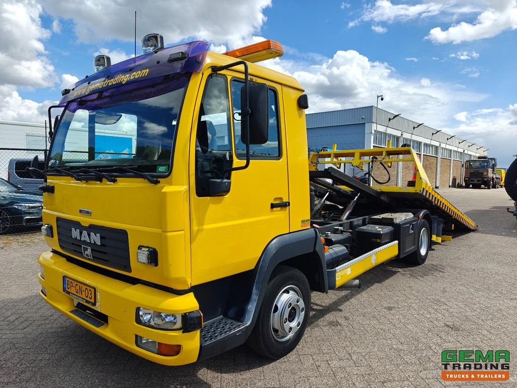MAN L33 8.185 LLC 4x2 Tageskabine Euro3 - Tischer 3000 - Schaltgetriebe - Seilwinde 3000 kg