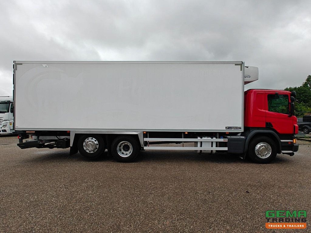 Scania P320 6x2/4 Tageskabine Euro6C – Lamberet 8,4 m Kühl-/Gefrierbox + Carrier Supra1250 – Fleischerhaken + Dhollandia 1500 kg