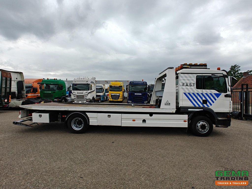 MAN TGM 12.250 4x2 SlaapCabine Euro5 - Falkom FAS5000 + 3000KG Bril + Lier - Afstandbediening - AHW Koppeling