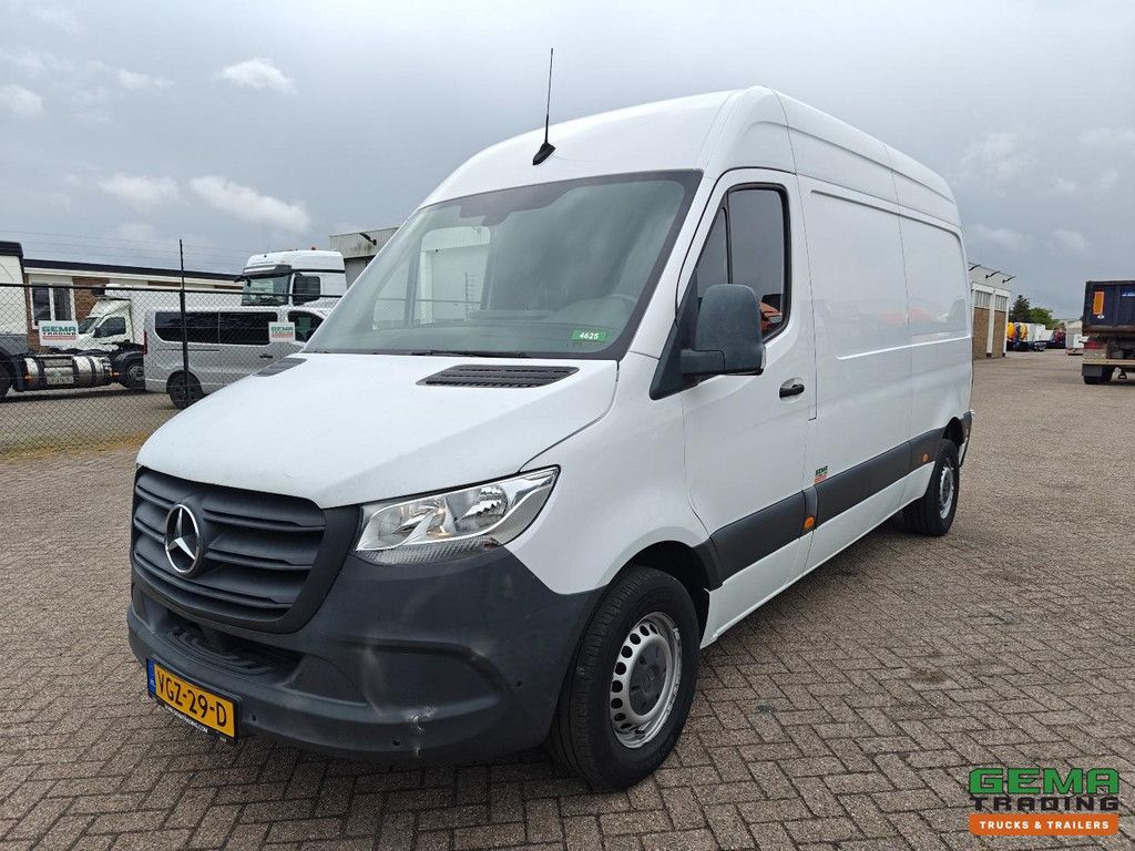 Mercedes-Benz SPRINTER 314CDI 4x2 Euro6ZF L2H2 - Automatic - Reversing Camera - Side Door