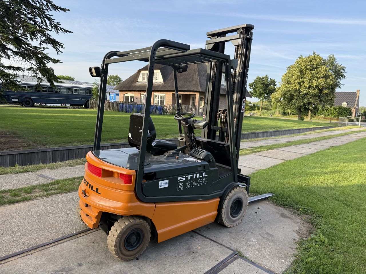 Still 2.5 tonner elektrisch triplo 6.4M freelift Sideshift