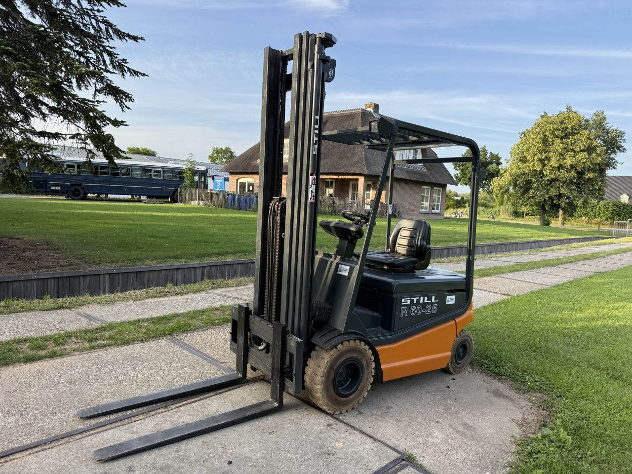 Still 2.5 tonner elektrisch triplo 6.4M freelift Sideshift
