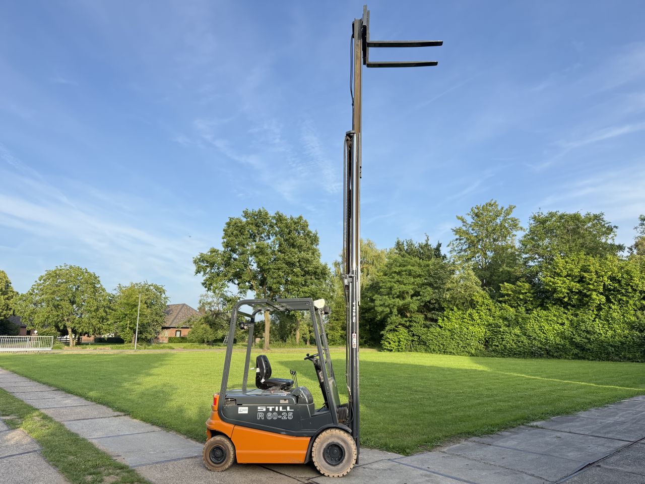 Still 2.5 tonner elektrisch triplo 6.4M freelift Sideshift