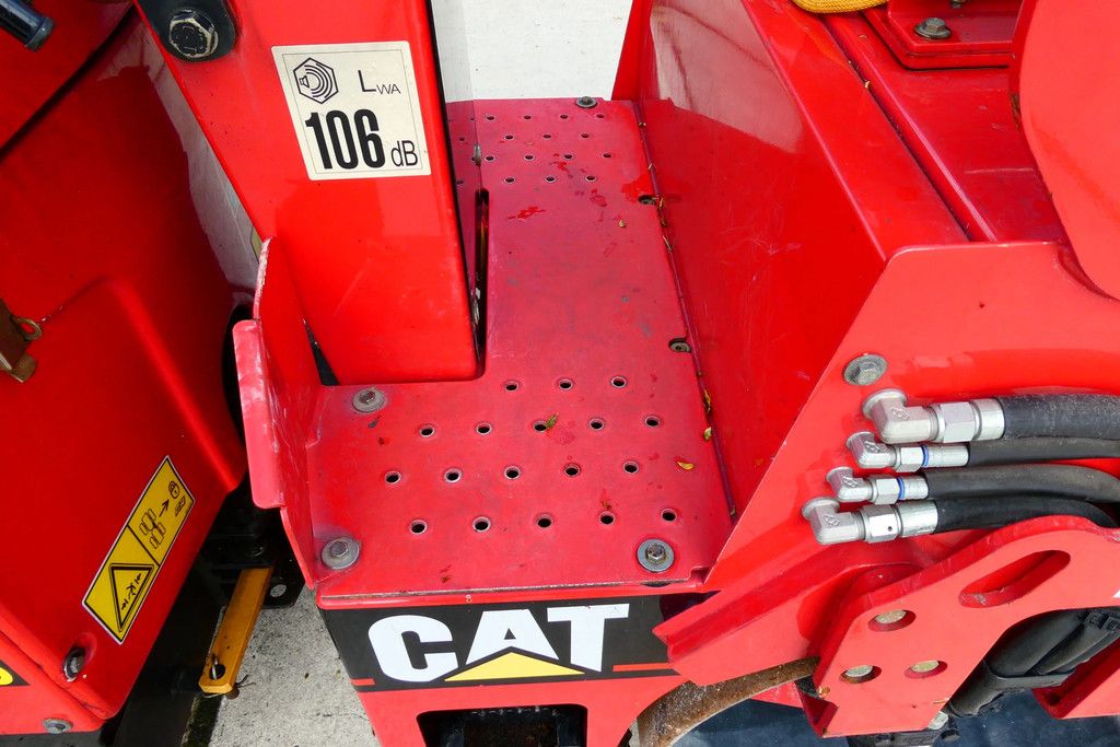 Caterpillar CB-114