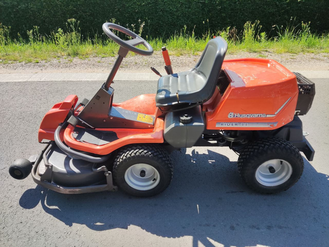 HUSQVARNA zitmaaier (type Rider 11, 10,5 pk, 90 cm., 5V+1A)