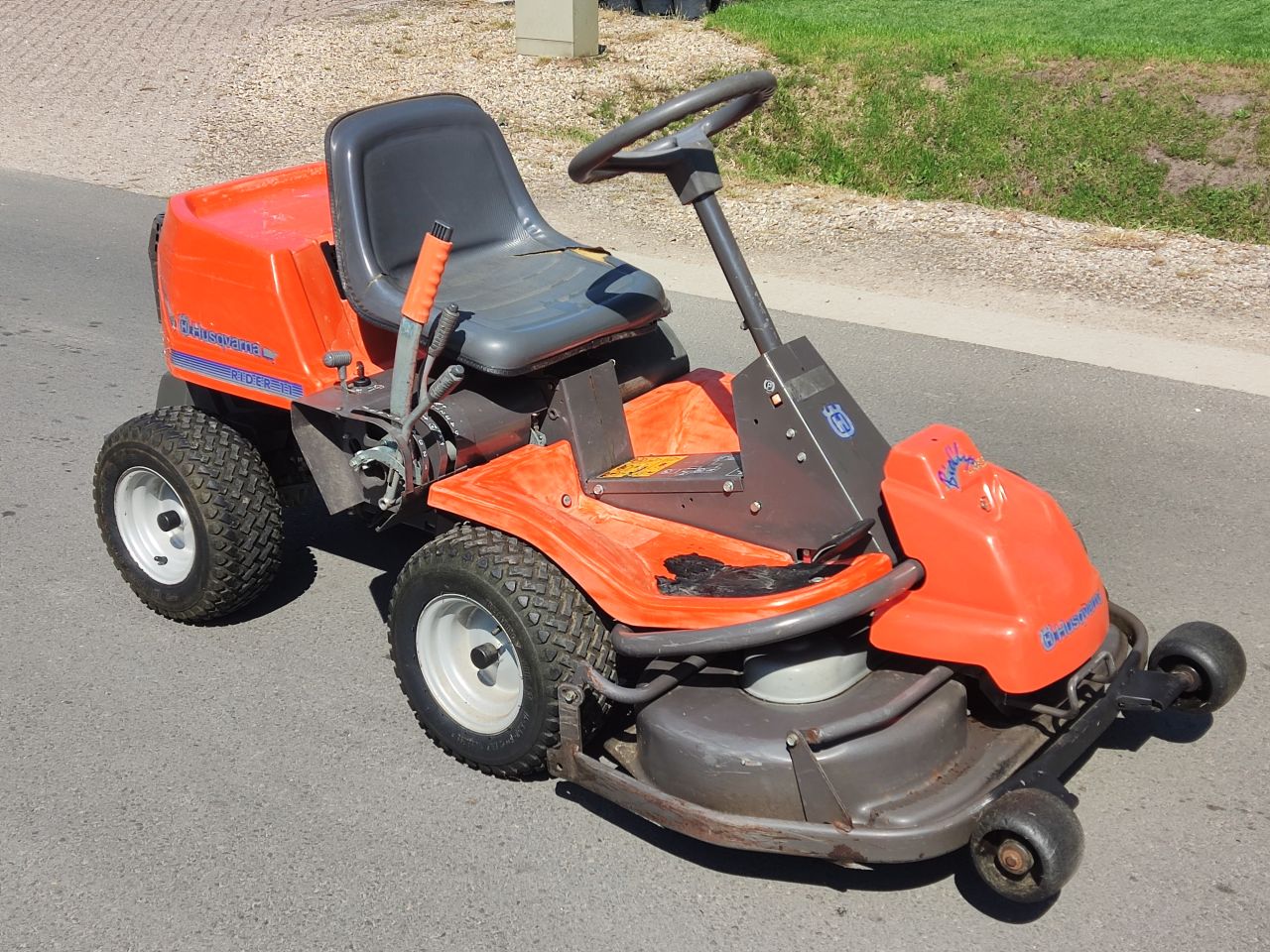 HUSQVARNA zitmaaier (type Rider 11, 10,5 pk, 90 cm., 5V+1A)