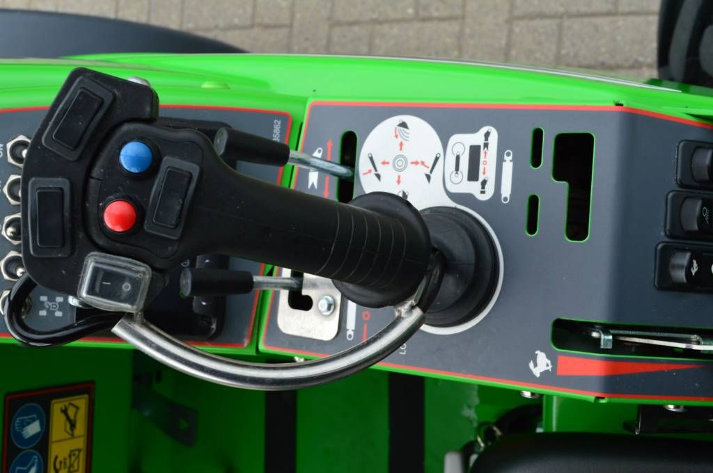 Avant 860i TDS Kniklader/Shovel