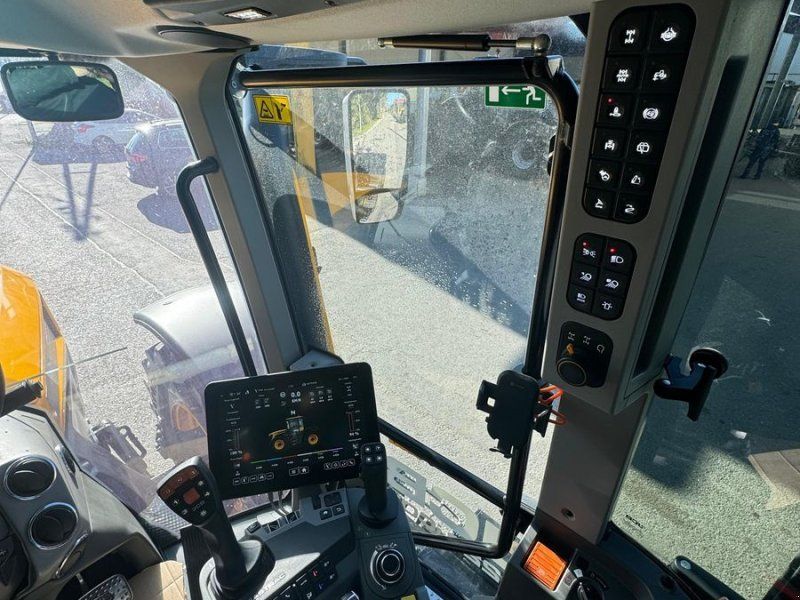 JCB Fastrac 4220 iCON