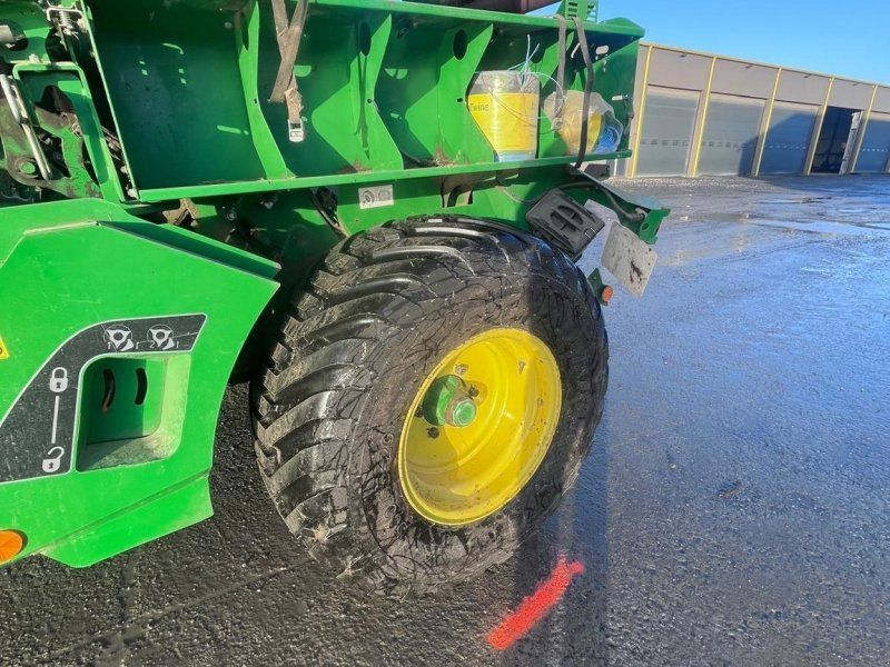 John Deere Presse à balles rondes 990