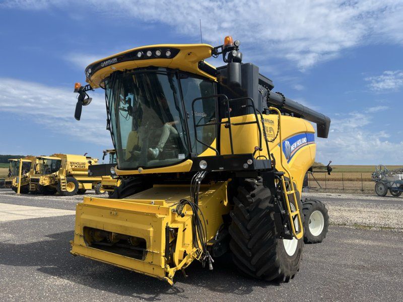 New Holland CH7.70 LATERAL