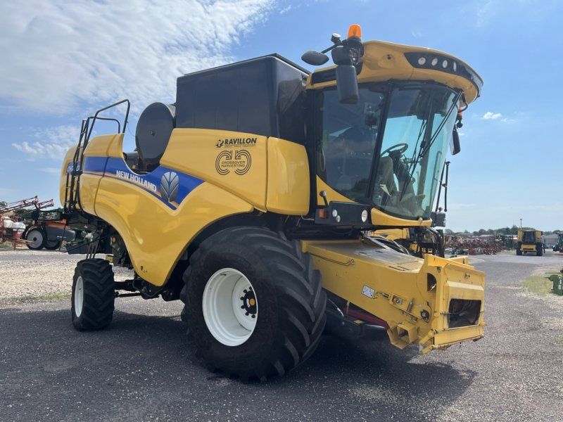 New Holland CH7.70 LATERAL