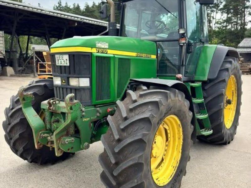 John Deere 7810